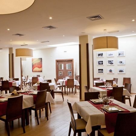 Hotel Quino กวาร์ดามาร์เดลเซกูรา ภายนอก รูปภาพ