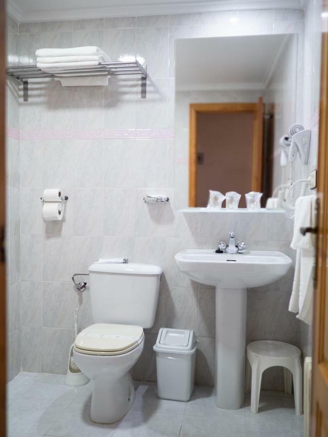 Hotel Quino กวาร์ดามาร์เดลเซกูรา ภายนอก รูปภาพ