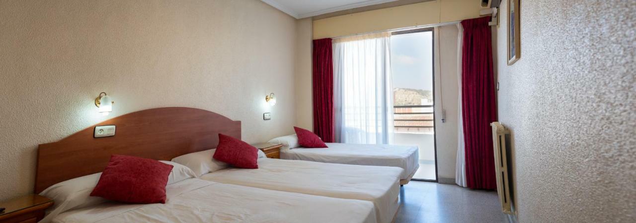 Hotel Quino กวาร์ดามาร์เดลเซกูรา ภายนอก รูปภาพ