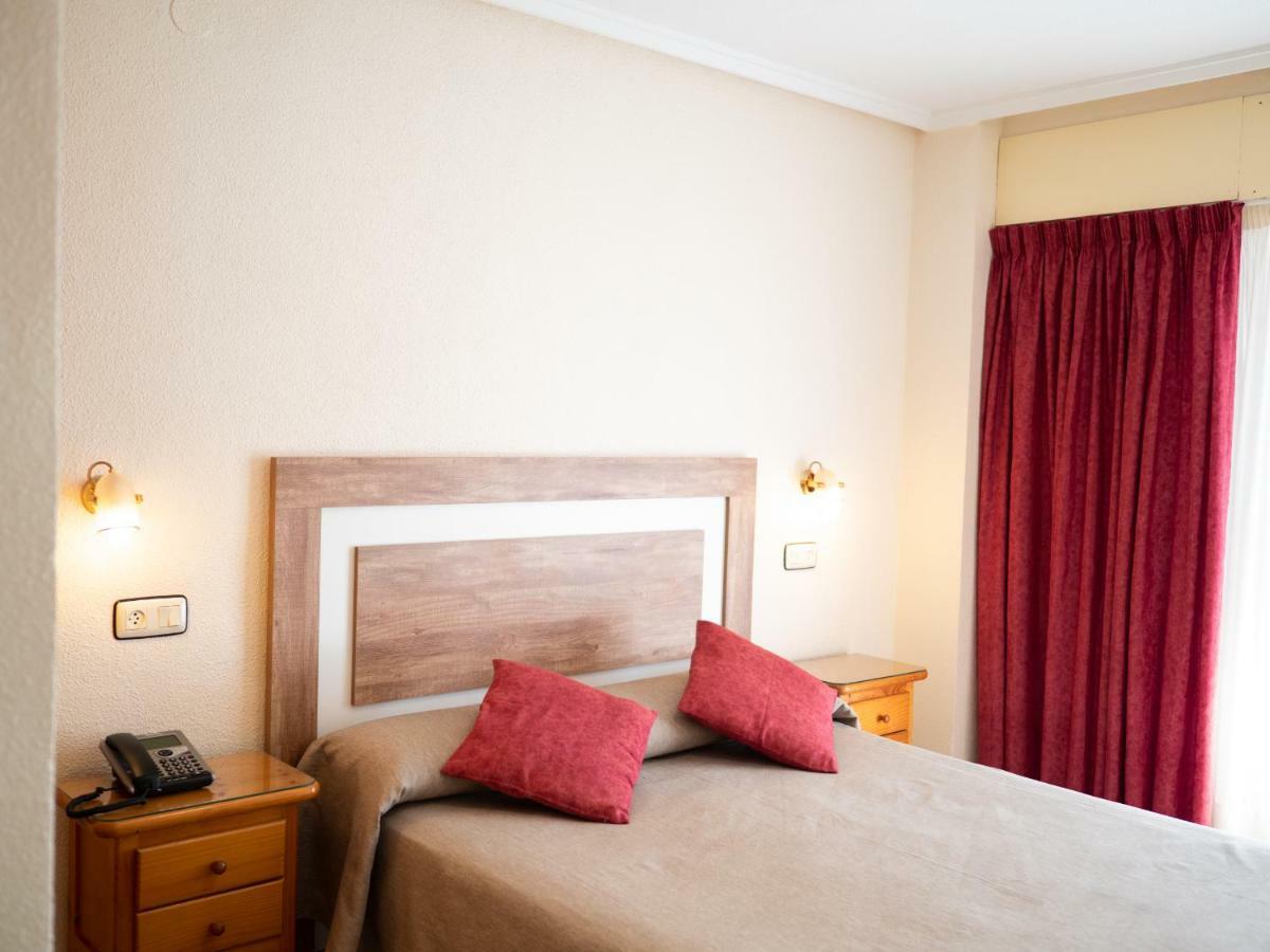 Hotel Quino กวาร์ดามาร์เดลเซกูรา ภายนอก รูปภาพ