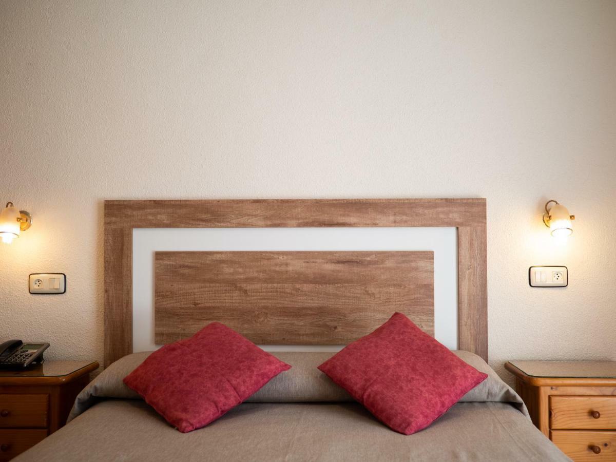 Hotel Quino กวาร์ดามาร์เดลเซกูรา ภายนอก รูปภาพ