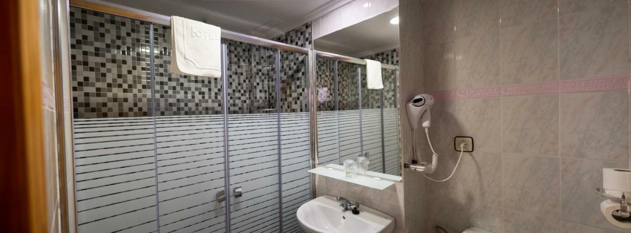 Hotel Quino กวาร์ดามาร์เดลเซกูรา ภายนอก รูปภาพ